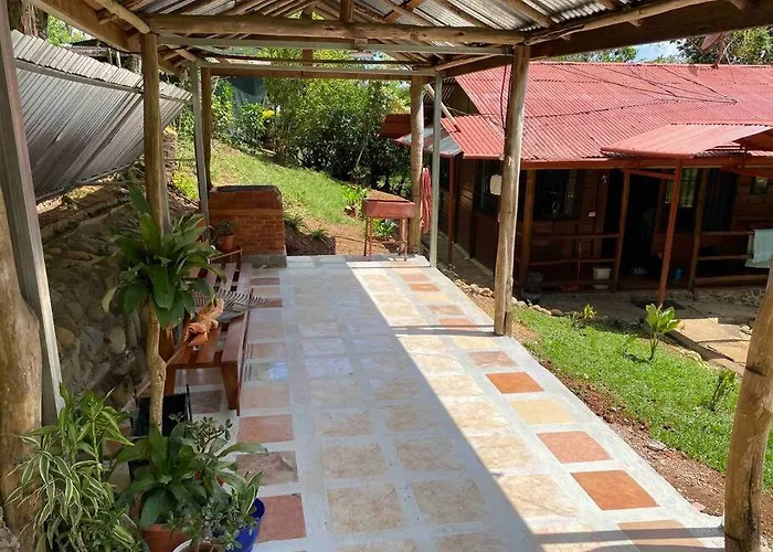 Hermosa Cabana Equipada, En Medio De Zonas Verdes